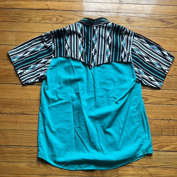 Vintage Southwestern-Style Men’s Button-Up - Picture 5 of 5